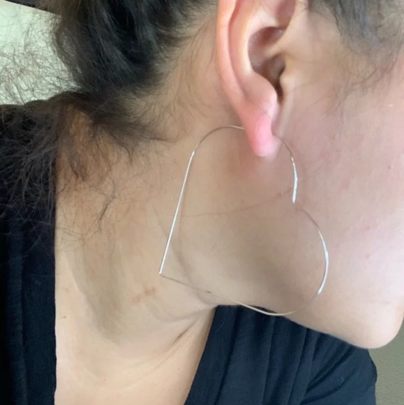 Heart shaped ๐ statement earrings - Picture 5 of 8